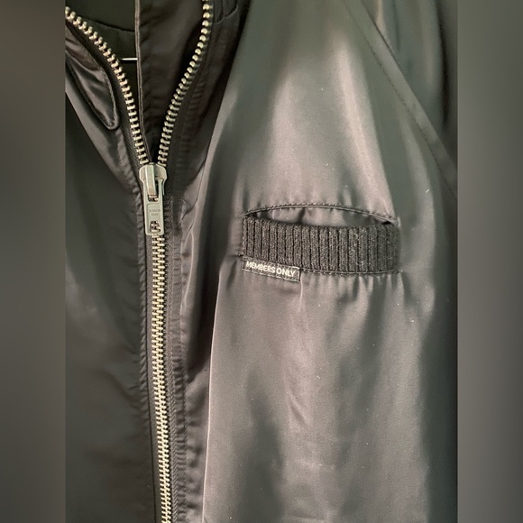 Members Only Bomber Jacket Full Zip Women’s Size Medium Black Classic Satin - Picture 5 of 6